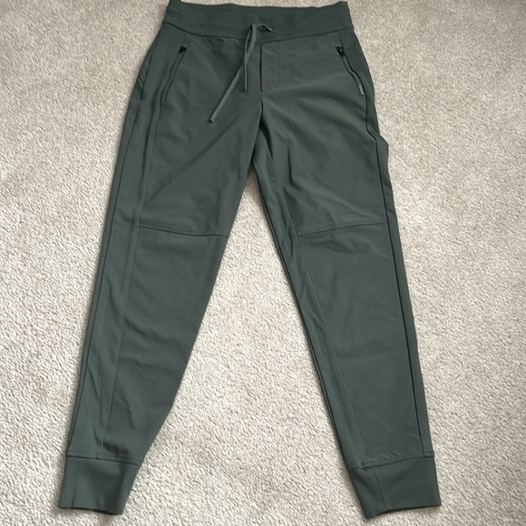 “Athleta- Woman’s Headlands Hybrid Trek Joggers size 6” - Picture 5 of 9